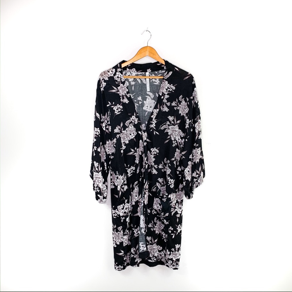 Spiritual Gangster Maya Kimono - one size (NWOT)